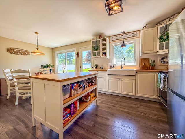 14 Lynn Avenue, Plymouth, CT 06786