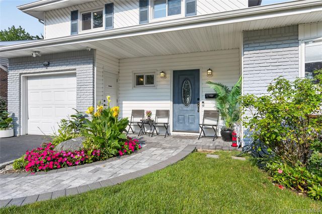 31 Driftwood Drive, Port Washington, NY 11050