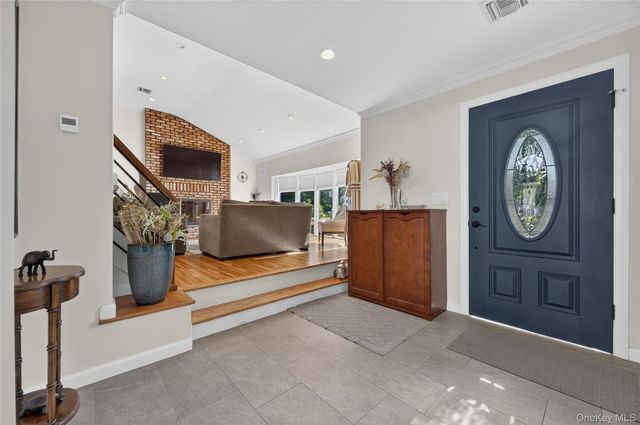 31 Driftwood Drive, Port Washington, NY 11050