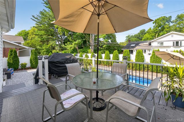 31 Driftwood Drive, Port Washington, NY 11050