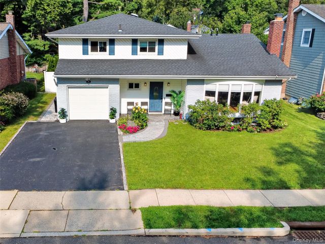 31 Driftwood Drive, Port Washington, NY 11050