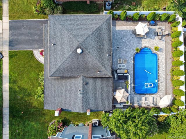 31 Driftwood Drive, Port Washington, NY 11050