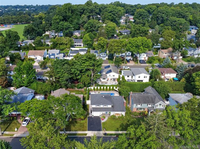 31 Driftwood Drive, Port Washington, NY 11050