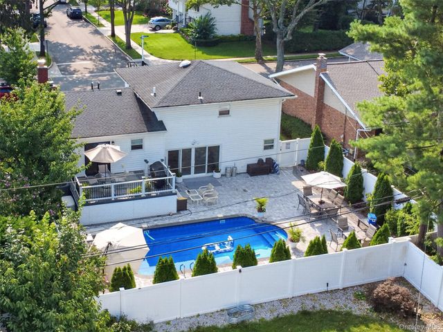 31 Driftwood Drive, Port Washington, NY 11050