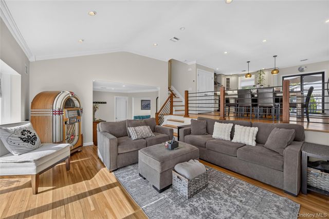 31 Driftwood Drive, Port Washington, NY 11050