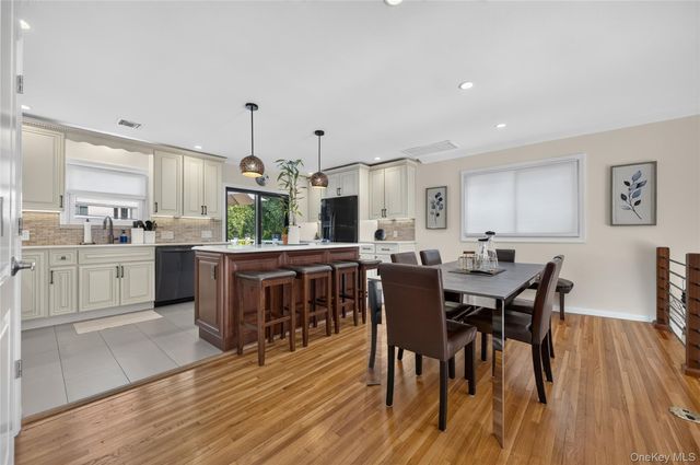 31 Driftwood Drive, Port Washington, NY 11050