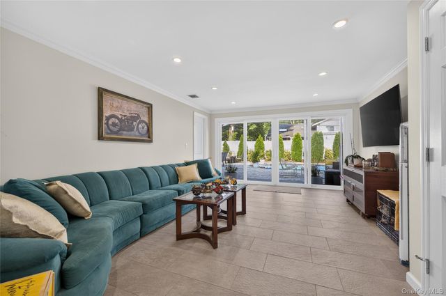 31 Driftwood Drive, Port Washington, NY 11050