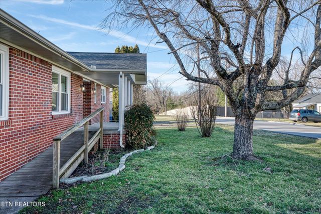 131 Old Watkins Rd, Crossville, TN 38555