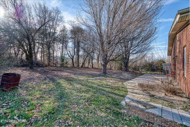 131 Old Watkins Rd, Crossville, TN 38555