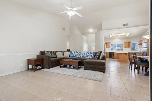 4651 W Morris Avenue, Fresno, CA 93722