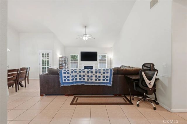 4651 W Morris Avenue, Fresno, CA 93722