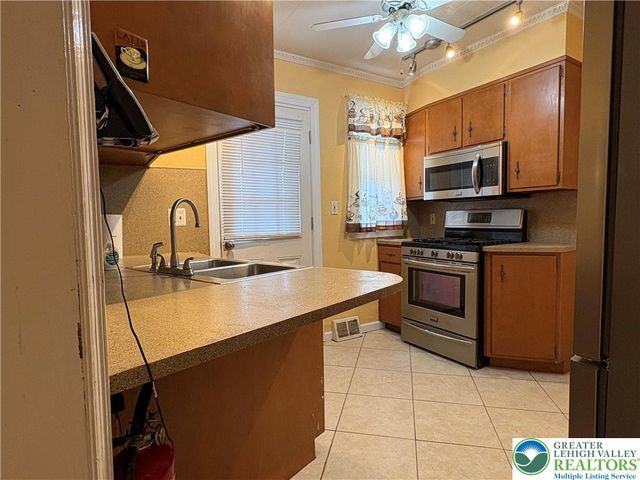 754 East Washington Avenue, Bethlehem City, PA 18017