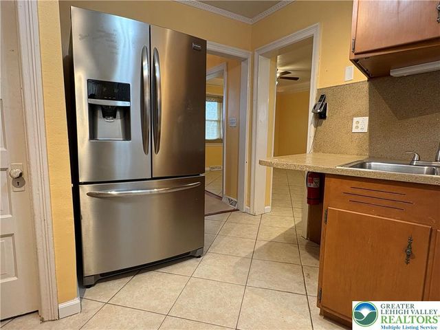 754 East Washington Avenue, Bethlehem City, PA 18017