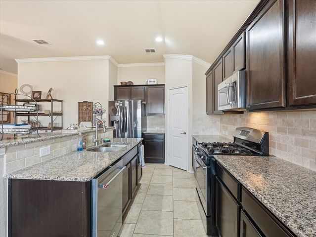 357 Coral Vine Lane, Burleson, TX 76028