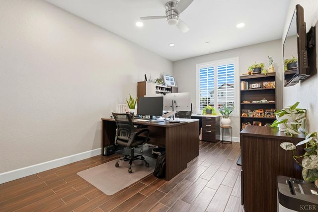 3262 N Morning Dove Lane, Hanford, CA 93230