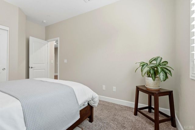 3262 N Morning Dove Lane, Hanford, CA 93230