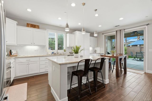 3262 N Morning Dove Lane, Hanford, CA 93230