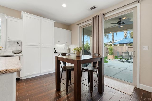 3262 N Morning Dove Lane, Hanford, CA 93230