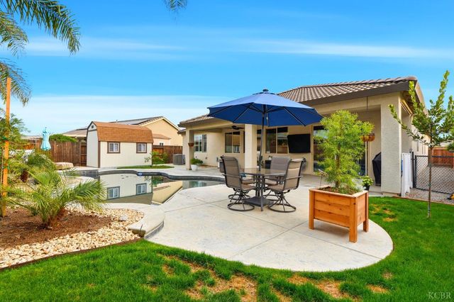 3262 N Morning Dove Lane, Hanford, CA 93230