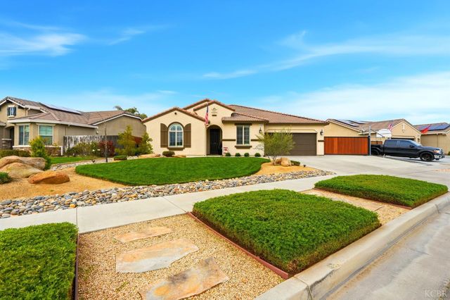 3262 N Morning Dove Lane, Hanford, CA 93230