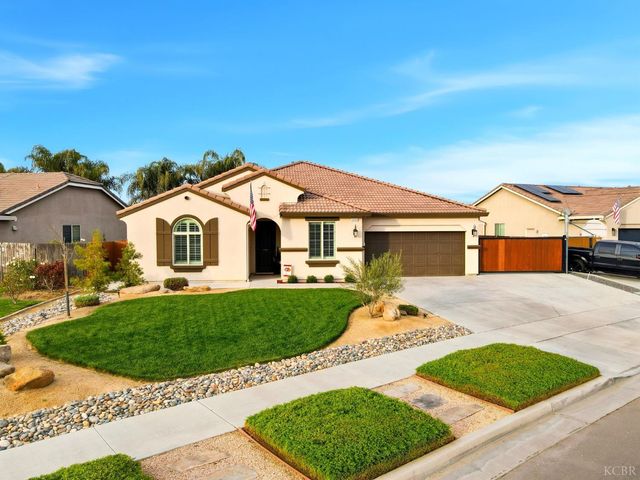 3262 N Morning Dove Lane, Hanford, CA 93230