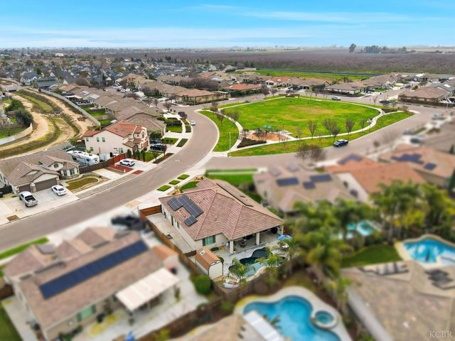 3262 N Morning Dove Lane, Hanford, CA 93230
