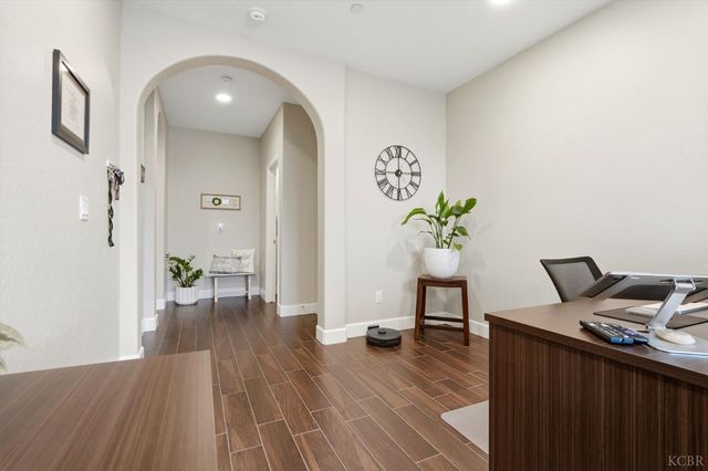 3262 N Morning Dove Lane, Hanford, CA 93230