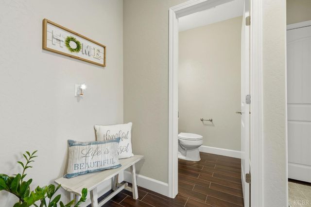 3262 N Morning Dove Lane, Hanford, CA 93230