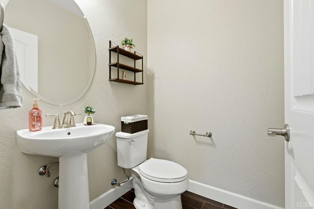 3262 N Morning Dove Lane, Hanford, CA 93230