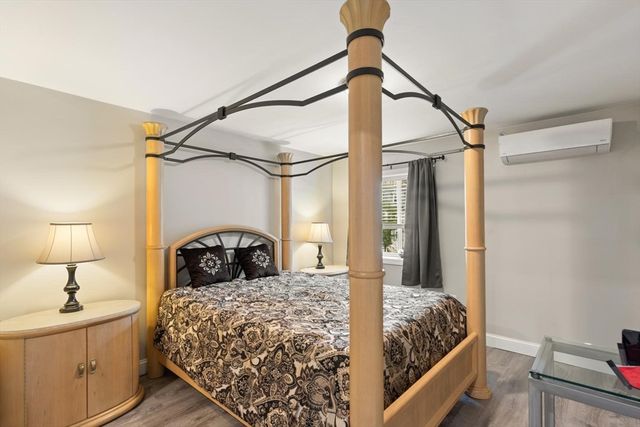 26 W Wyoming Avenue 2D, Melrose, MA 02176