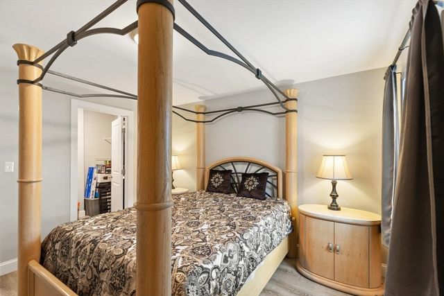 26 W Wyoming Avenue 2D, Melrose, MA 02176