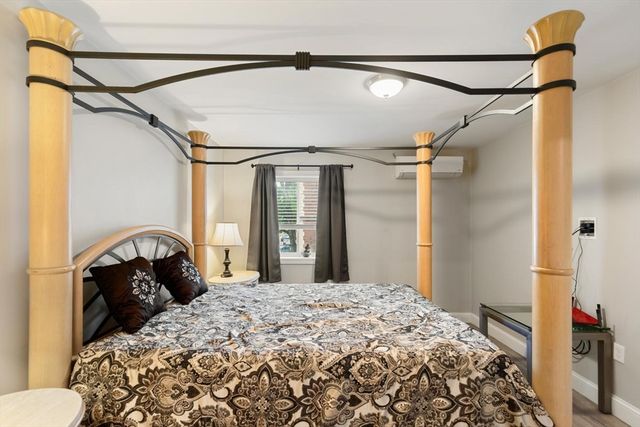 26 W Wyoming Avenue 2D, Melrose, MA 02176