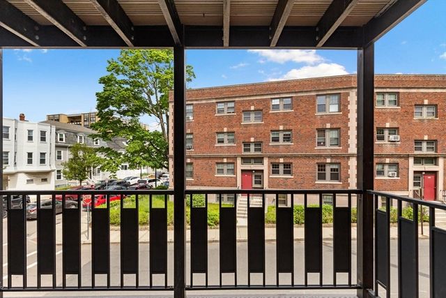 26 W Wyoming Avenue 2D, Melrose, MA 02176