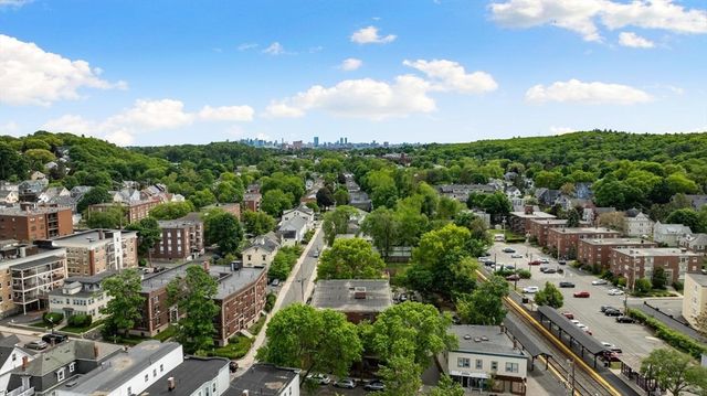 26 W Wyoming Avenue 2D, Melrose, MA 02176