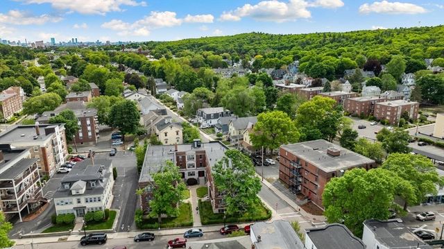 26 W Wyoming Avenue 2D, Melrose, MA 02176
