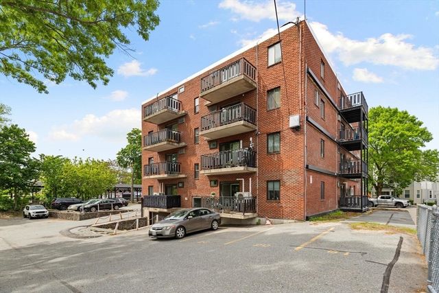 26 W Wyoming Avenue 2D, Melrose, MA 02176