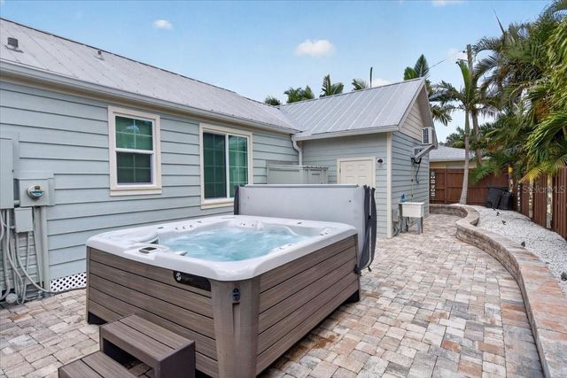 216 SUNRISE DRIVE, Nokomis, FL 34275