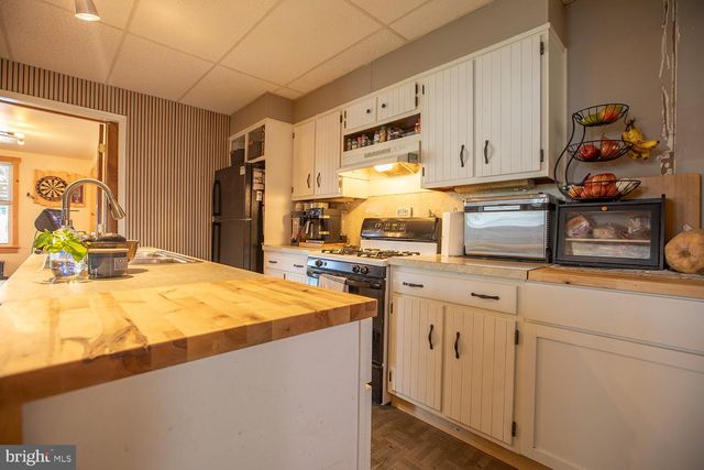 329 W WALNUT ST, Kutztown, PA 19530