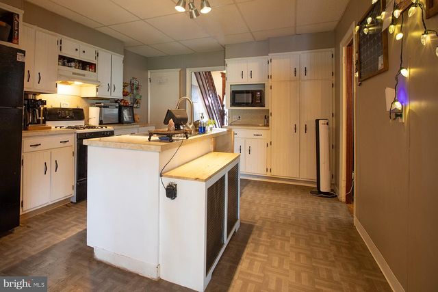 329 W WALNUT ST, Kutztown, PA 19530