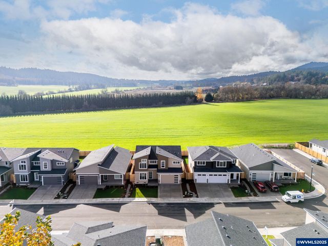 7063 Pinot Noir Dr, Corvallis, OR 97330