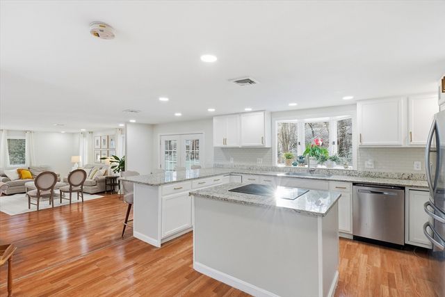 186 Mohawk Trl, Haverhill, MA 01832