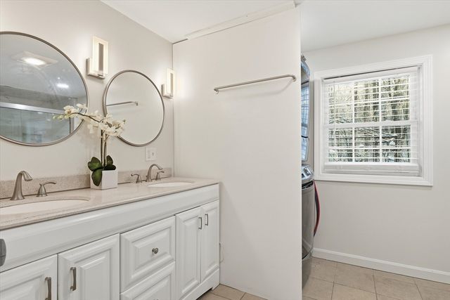 186 Mohawk Trl, Haverhill, MA 01832