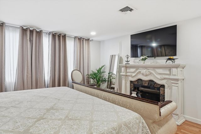 186 Mohawk Trl, Haverhill, MA 01832