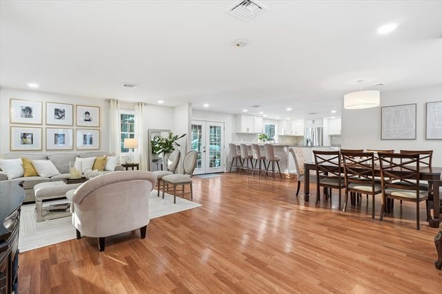 186 Mohawk Trl, Haverhill, MA 01832