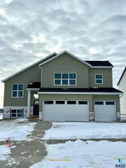 6309 W Valentine St Street, Sioux Falls, SD 57107