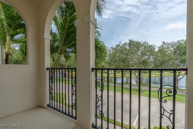8108 Josefa WAY, Naples, FL 34114
