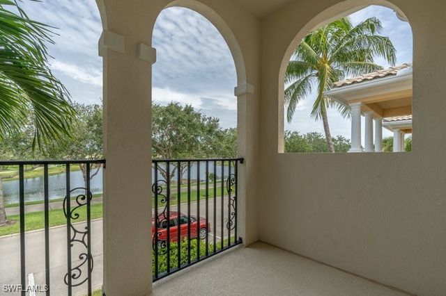 8108 Josefa WAY, Naples, FL 34114