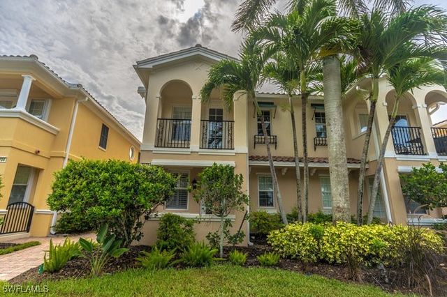 8108 Josefa WAY, Naples, FL 34114