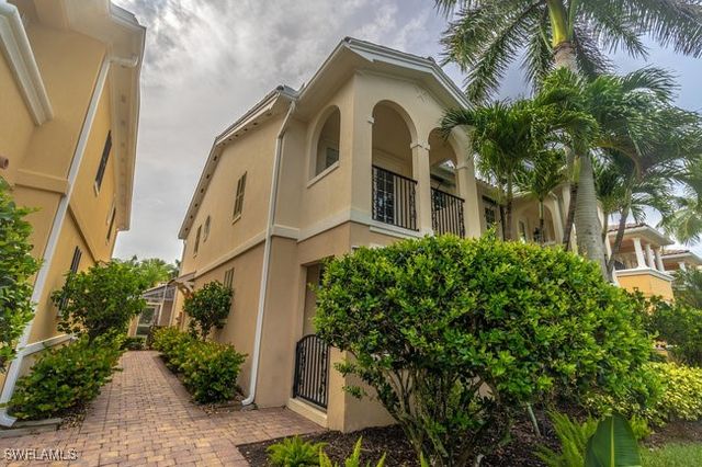 8108 Josefa WAY, Naples, FL 34114