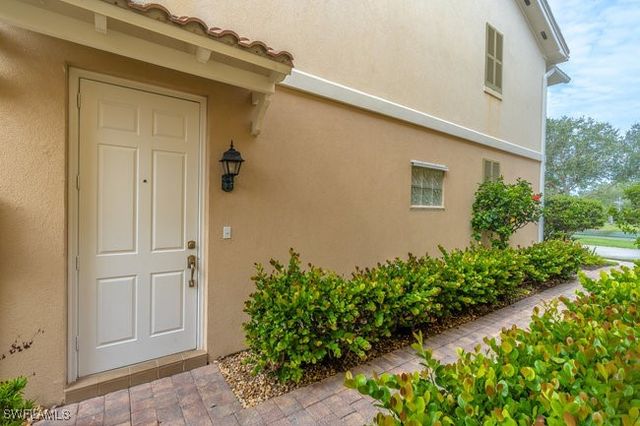 8108 Josefa WAY, Naples, FL 34114